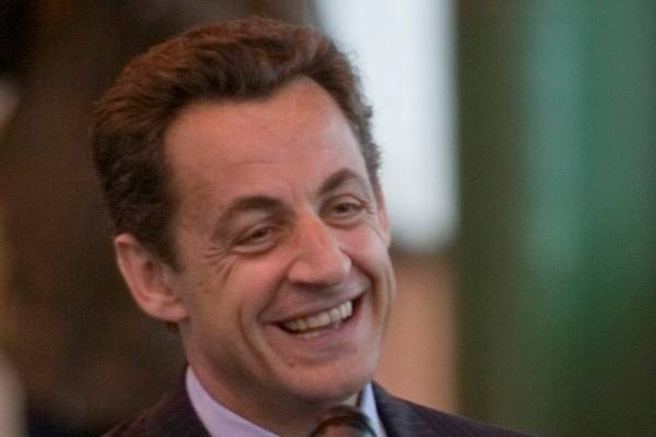 Саркози поймали на рекламе стирального порошка