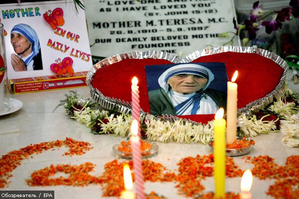 Индия и Албания не могут поделить прах матери Терезы