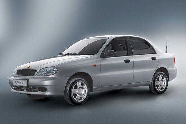 У жовтні в Україні стали випускати на третину менше авто