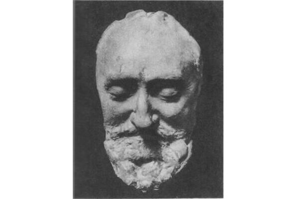 В Киев привезли посмертные маски гениев. ФОТО