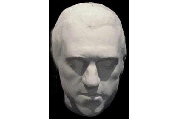 В Киев привезли посмертные маски гениев. ФОТО