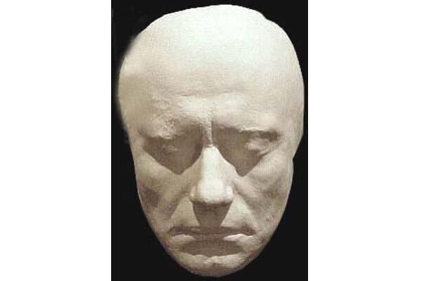 В Киев привезли посмертные маски гениев. ФОТО