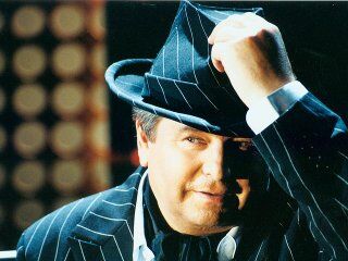 Михаил Поплавский в 60 лет завел роман с блондинкой