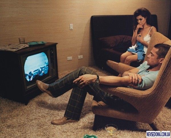 Анжелина и Бред Питт снялись в семейной фотосессии