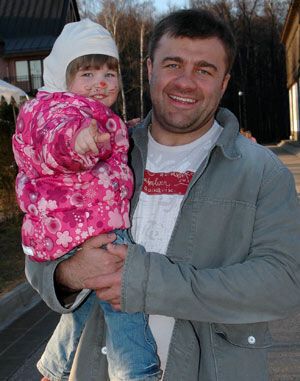 Михаил Пореченков через 19 лет нашел внебрачного сына!