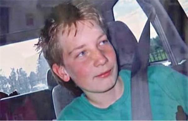 Мужчина оставил сына умирать и спас жену. ФОТО