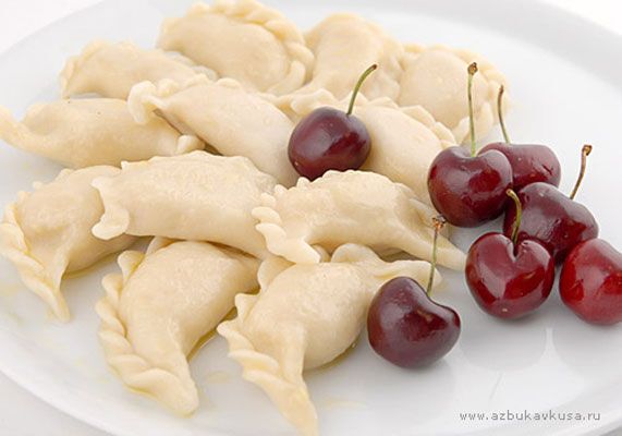 Їжте сьогодні вареники - і будете щасливі весь рік!