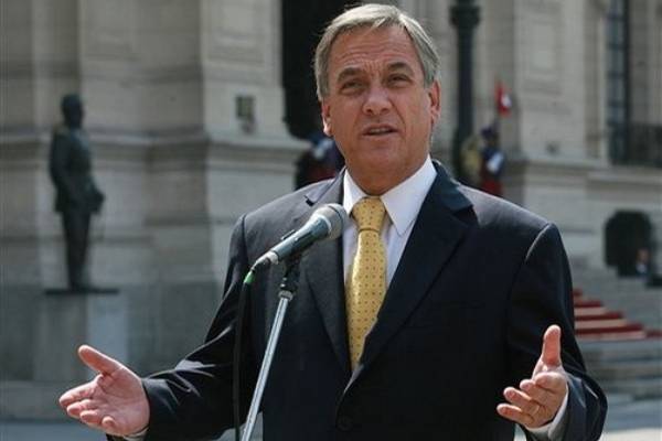 В первом туре президентских выборов побеждает миллиардер