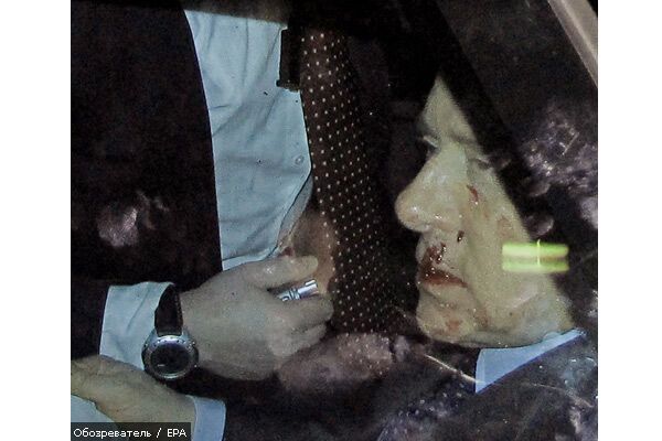 Берлускони разбили нос кулаком (ВИДЕО)