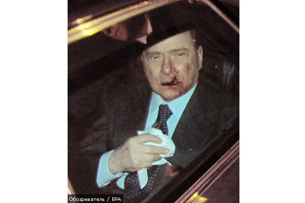 Берлускони разбили нос кулаком (ВИДЕО)