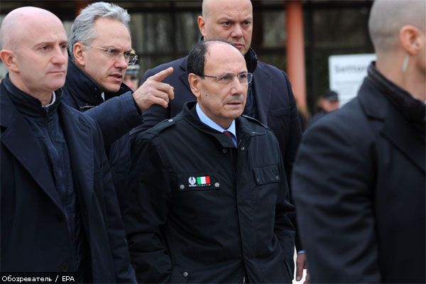 Берлусконі належить лікуватися не один тиждень (ФОТО)