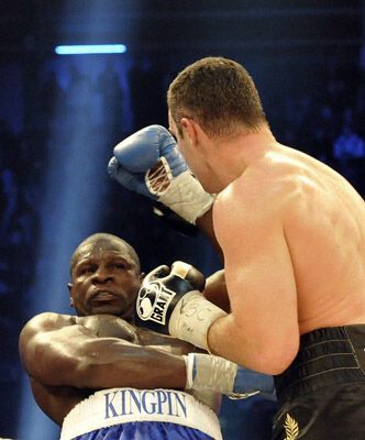 Как Кличко американца избивал (фоторепортаж) 