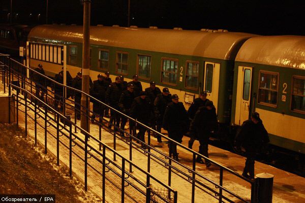 Захваченный беженцами поезд: свежие новости