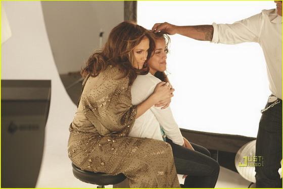 ДжейЛо светит своим межгрудьем