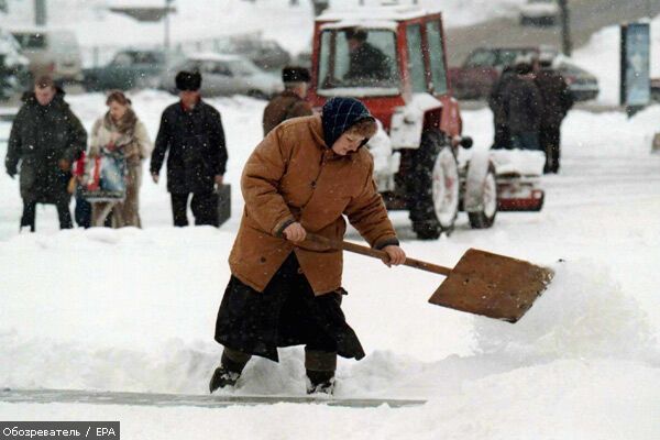 Снегопад парализовал движение в Одессе