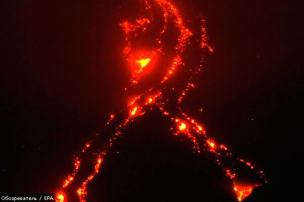 На Филиппинах началось извержение вулкана (ФОТО)