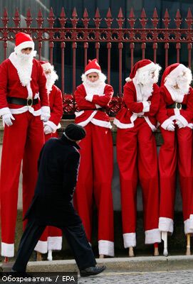 Самые необычные Санта-Клаусы-2009. ФОТО