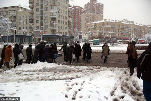 Киев в снежной западне, транспорт не ходит (ФОТО ЭКСКЛЮЗИВ)