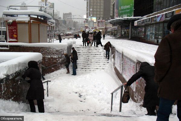 Киев в снежной западне, транспорт не ходит (ФОТО ЭКСКЛЮЗИВ)