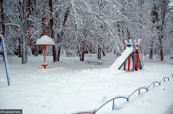 Киев угодил в снежный капкан. Коммунальщики бездействуют