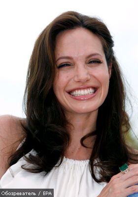 Джолі - найкрасивіша жінка десятиліття. Кращі ФОТО