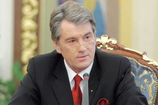 Ющенко закликає Тимошенко чесно задекларувати доходи