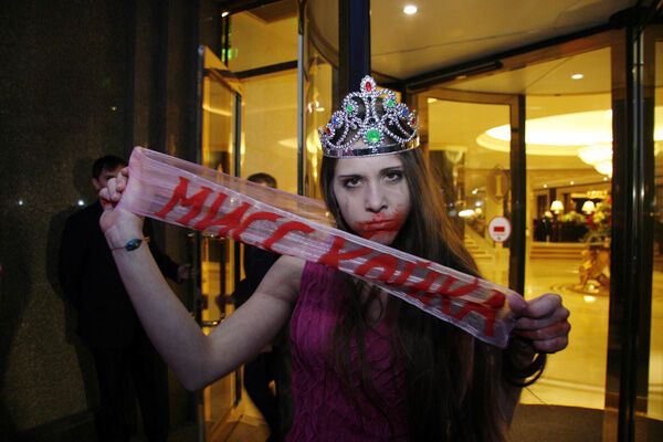 Мисс Украина Вселенная-2009 - "конкурс постелей"! ФОТО