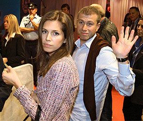 Жукова родила Абрамовичу сына