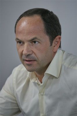 Тигипко: Тимошенко управляет бюджетом в ручном режиме
