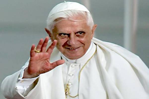 Папа Римский призвал людей не портить воздух