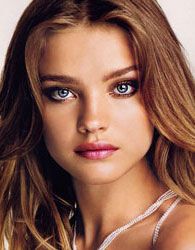 Наталья Водянова подарила своим старикам квартиру