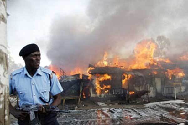 От взрыва бензина в Кении погибли 100 человек
