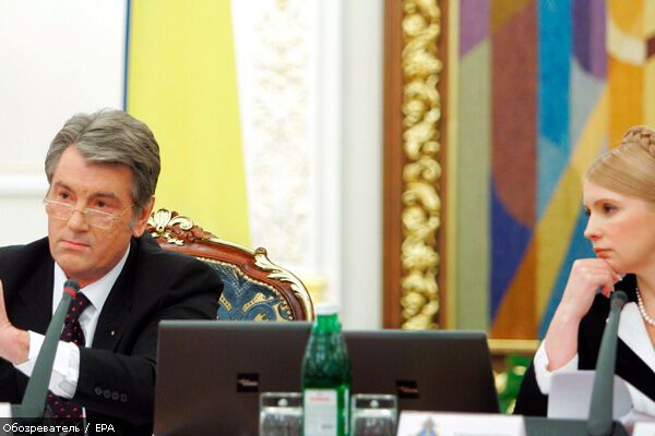 Президент обвиняет Тимошенко в провале переговоров с МВФ