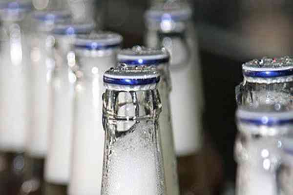 Директору магазину дали термін за мишу в пляшці пива