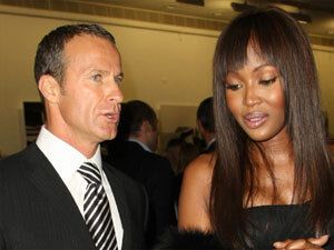 Русский олигарх превратил Наоми Кэмпбелл в домохозяйку?
