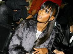 Русский олигарх превратил Наоми Кэмпбелл в домохозяйку?
