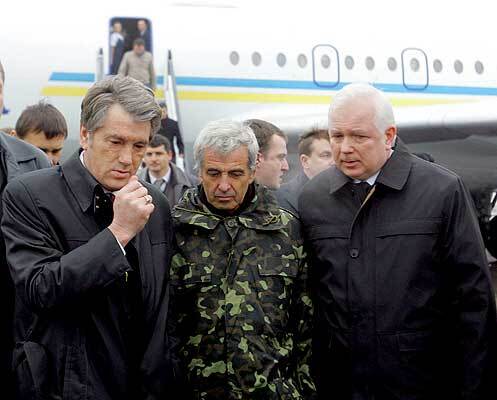 Президент встретил экипаж "Фаины" в Борисполе