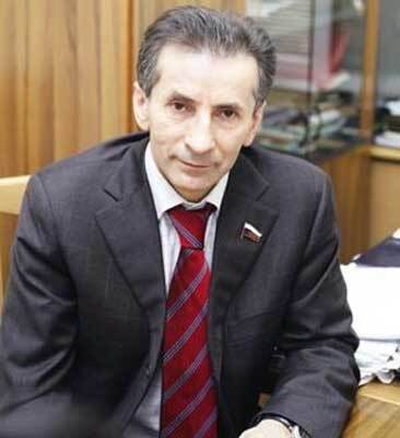 Депутату на день народження подарували бомбу