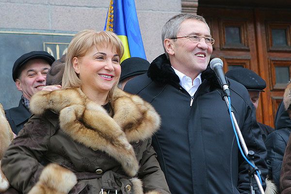 "Горячий" Черновецкий успокоил бабушек голосом (ВИДЕО)