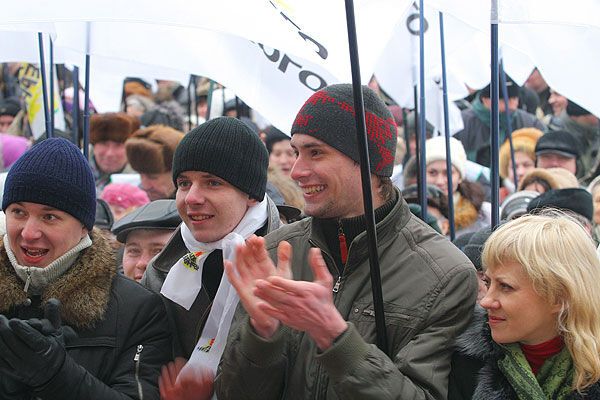 "Горячий" Черновецкий успокоил бабушек голосом (ВИДЕО)