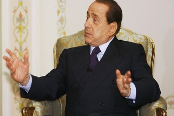 Итальянский парламент выразил доверие кабинету Берлускони