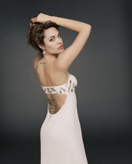 Анджелина Джоли и Меган Фокс - найдите отличия