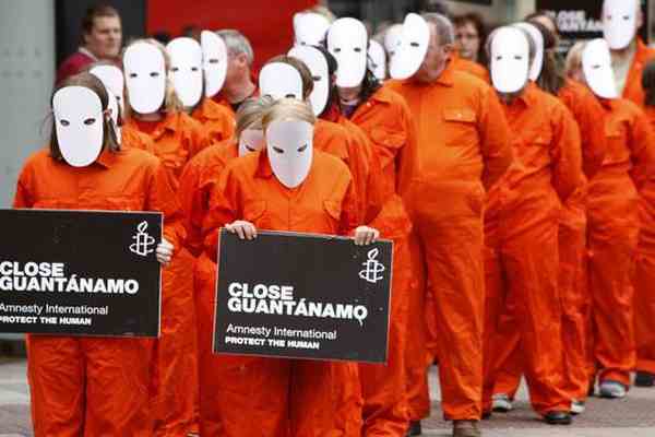 Британия готова приютить узников Гуантанамо
