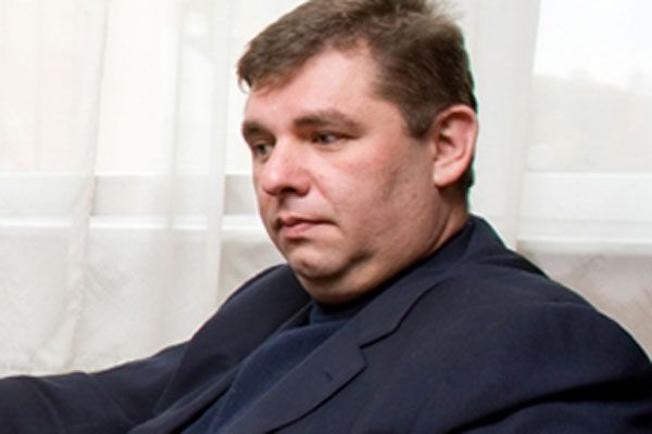 Президент використовує крісло для особистих розборок