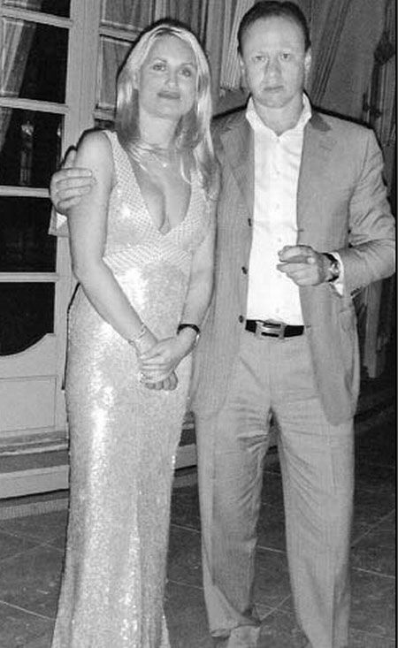 У Суркиса первая жена дружит с третьей, а дочь не красится