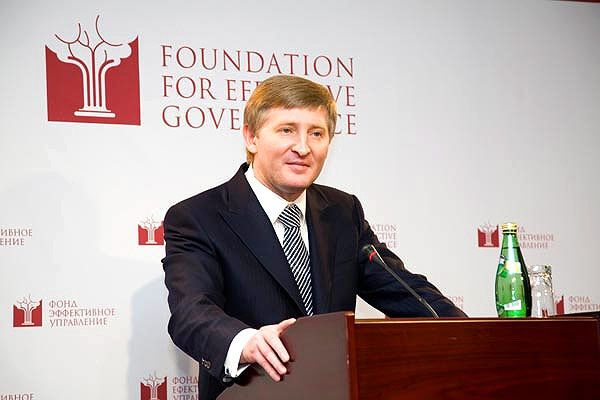 Ахметов нагодував американських сенаторів