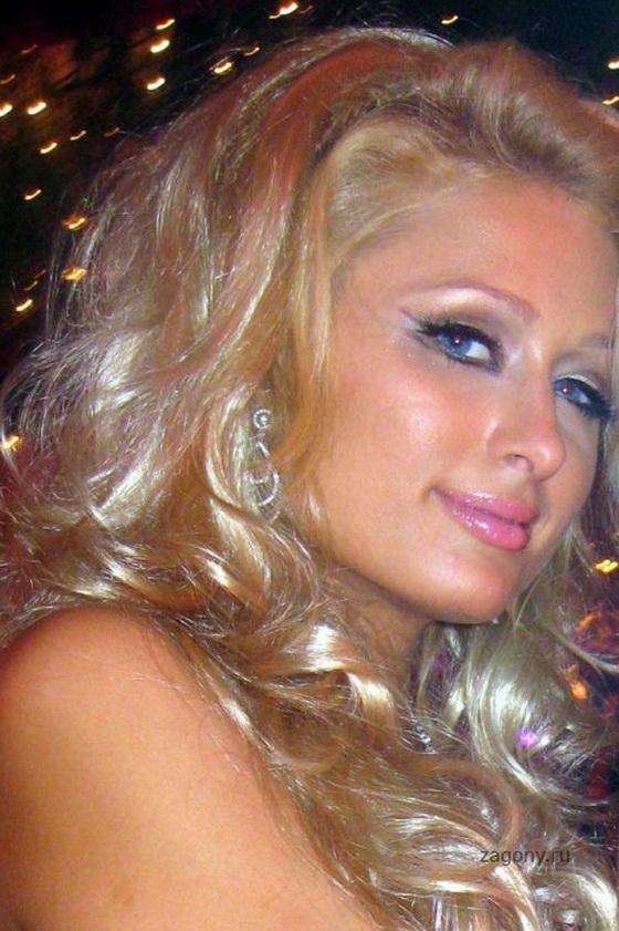 Пэрис Хилтон пришла на вечеринку в ночнушке