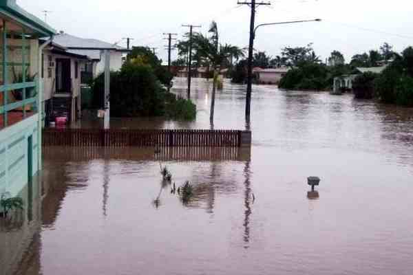 Сильнейшее за 30 лет наводнение накрыло Австралию