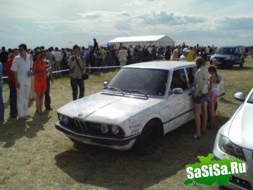 BMW отдали на растерзание толпе