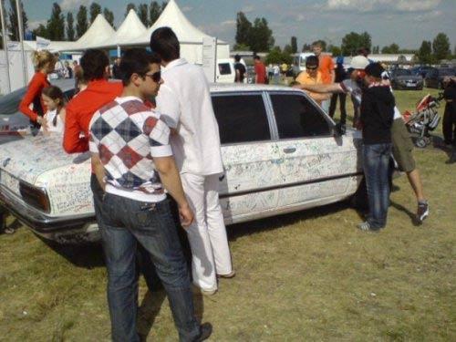 BMW отдали на растерзание толпе